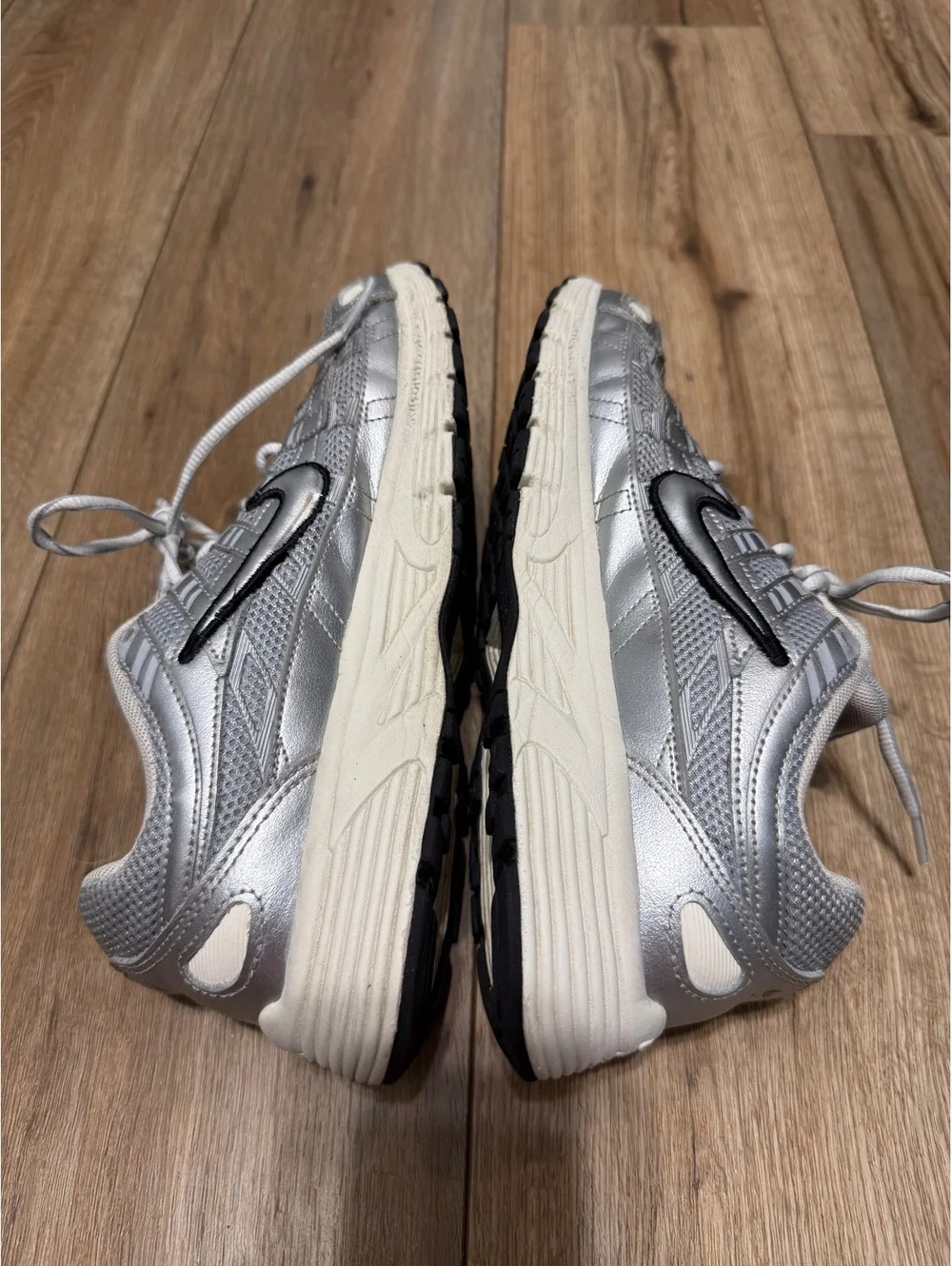 Nike P-6000 (GS) Metallic Silver Black HV5064-006 Size 6Y, 7.5 Women’s EUC